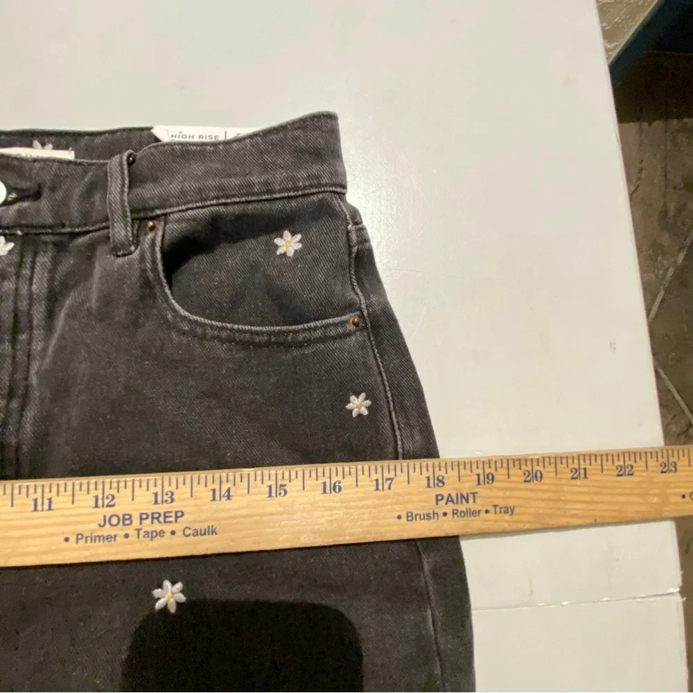 PacSun Highrise Straight Leg Black Embroidered Daisy Floral Jeans size 26 2 - Picture 4 of 14